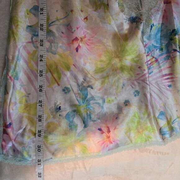Victoria's Secret Pastel Floral Satin Babydoll‎ - Size Medium - Picture 4 of 6